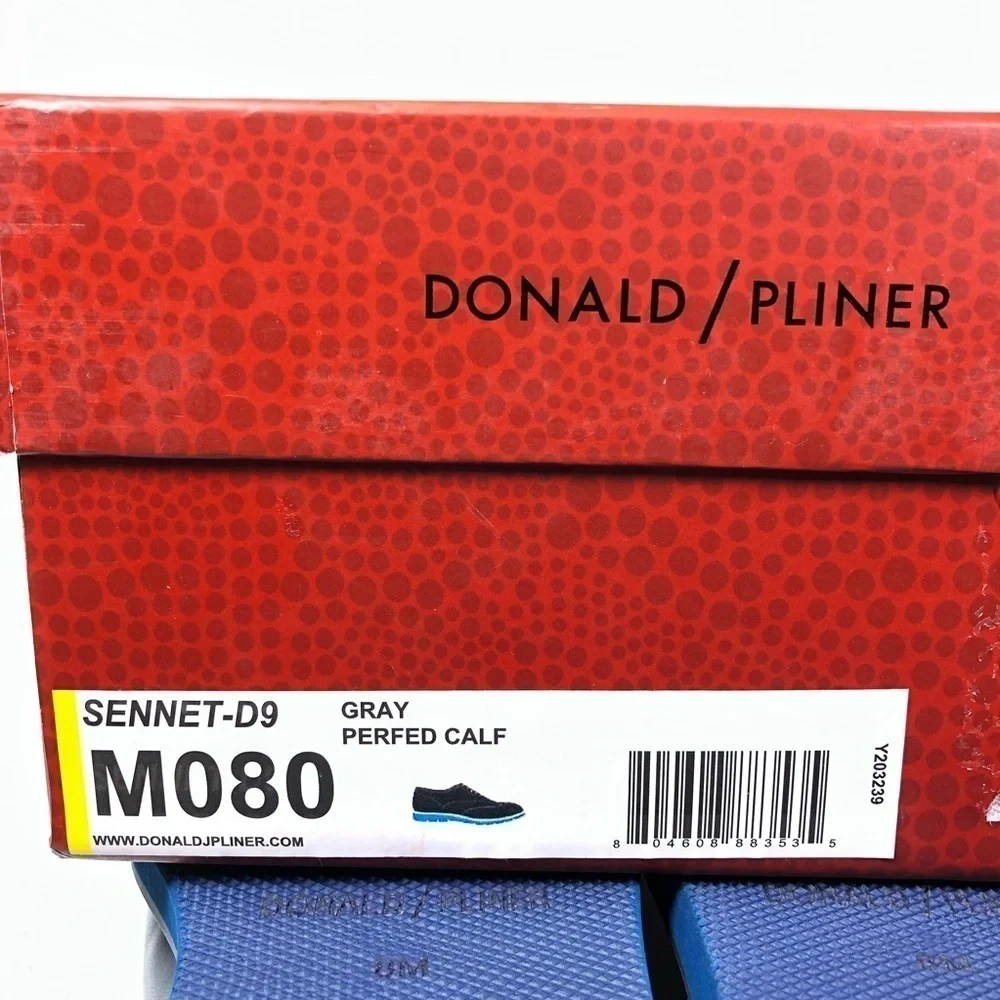 DONALD Pliner Men’s Sennet Oxford Wingtip Shoes